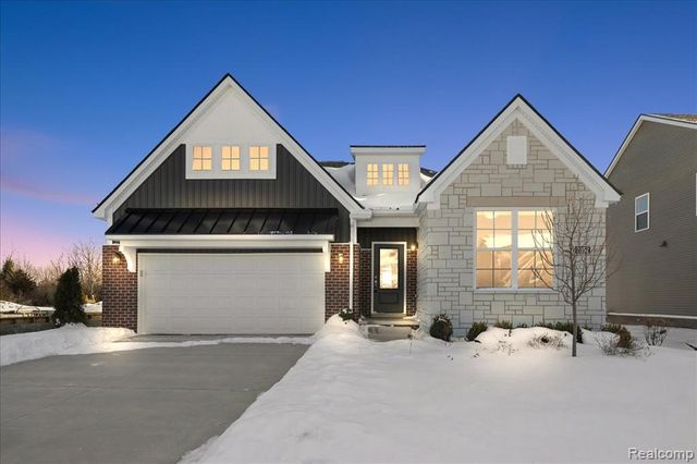 2352 Provencal Drive, Commerce Twp, MI 48382