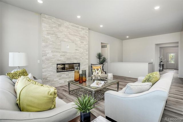 2352 Provencal Drive, Commerce Twp, MI 48382