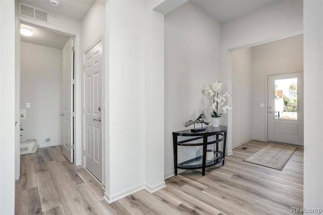 2352 Provencal Drive, Commerce Twp, MI 48382