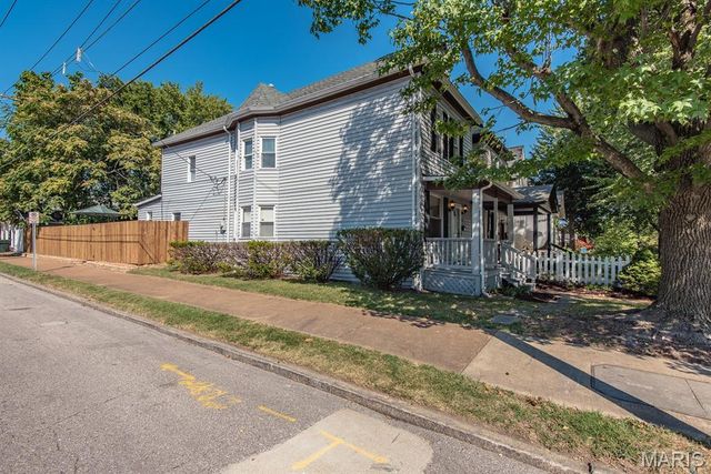 5387 Reber Place, St Louis, MO 63139