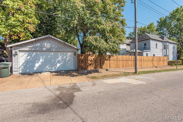 5387 Reber Place, St Louis, MO 63139