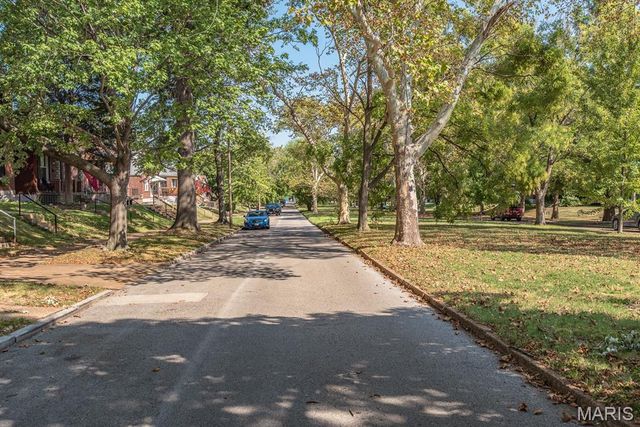 5387 Reber Place, St Louis, MO 63139
