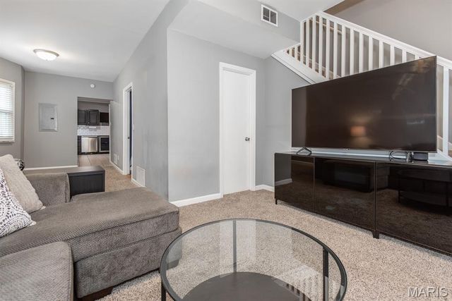 5387 Reber Place, St Louis, MO 63139