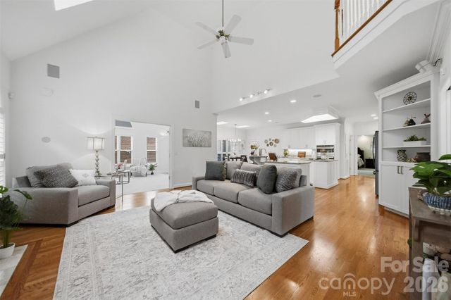 308 41st Avenue Place NW, Hickory, NC 28601