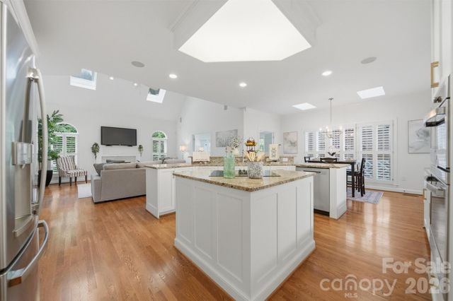 308 41st Avenue Place NW, Hickory, NC 28601