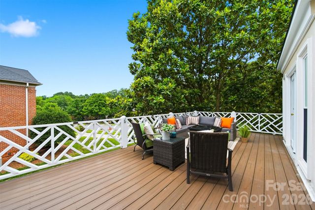 308 41st Avenue Place NW, Hickory, NC 28601