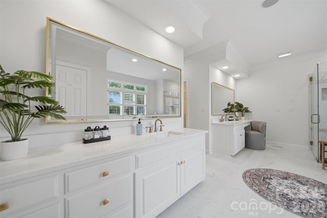 308 41st Avenue Place NW, Hickory, NC 28601