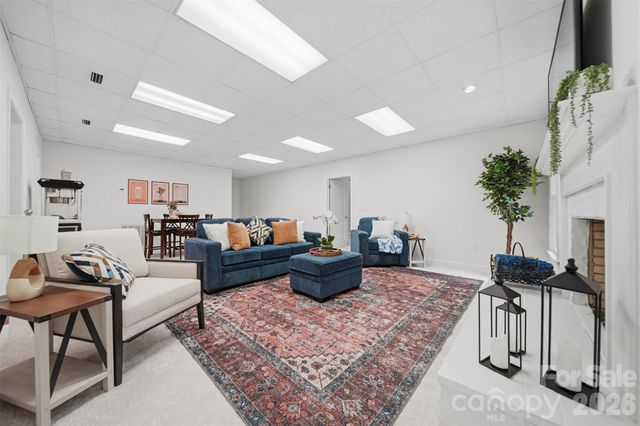 308 41st Avenue Place NW, Hickory, NC 28601