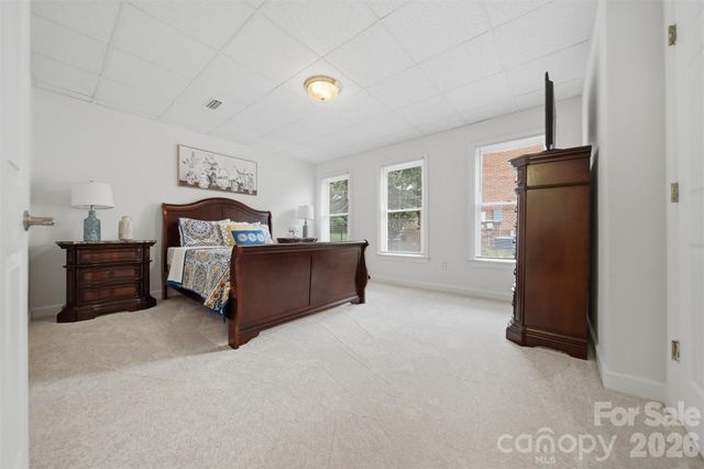 308 41st Avenue Place NW, Hickory, NC 28601