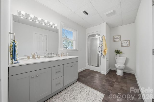 308 41st Avenue Place NW, Hickory, NC 28601