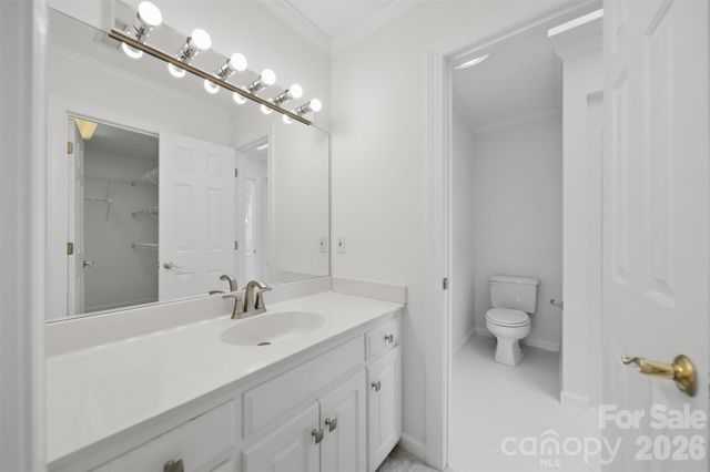 308 41st Avenue Place NW, Hickory, NC 28601