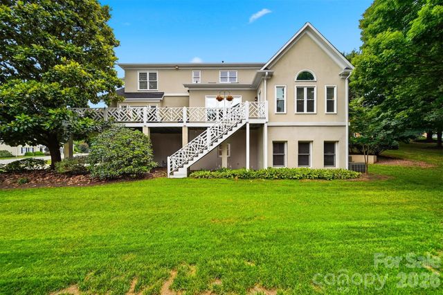 308 41st Avenue Place NW, Hickory, NC 28601