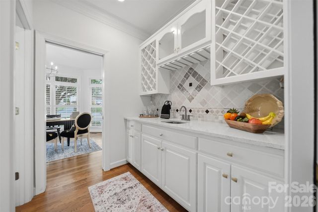 308 41st Avenue Place NW, Hickory, NC 28601