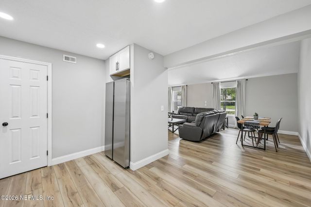 4229 HUNTINGTON FOREST Boulevard, Jacksonville, FL 32257