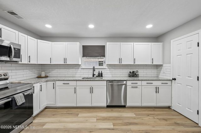 4229 HUNTINGTON FOREST Boulevard, Jacksonville, FL 32257