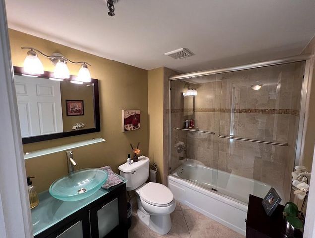 4550 NW 18th Avenue 506, Deerfield Beach, FL 33064