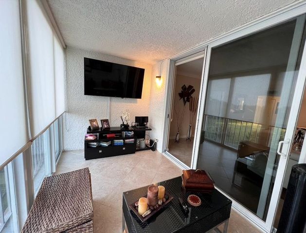 4550 NW 18th Avenue 506, Deerfield Beach, FL 33064