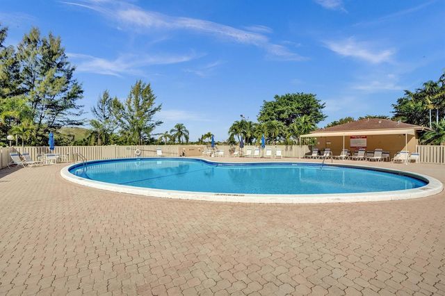 4550 NW 18th Avenue 506, Deerfield Beach, FL 33064