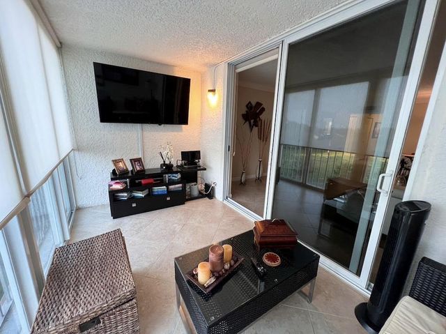 4550 NW 18th Avenue 506, Deerfield Beach, FL 33064