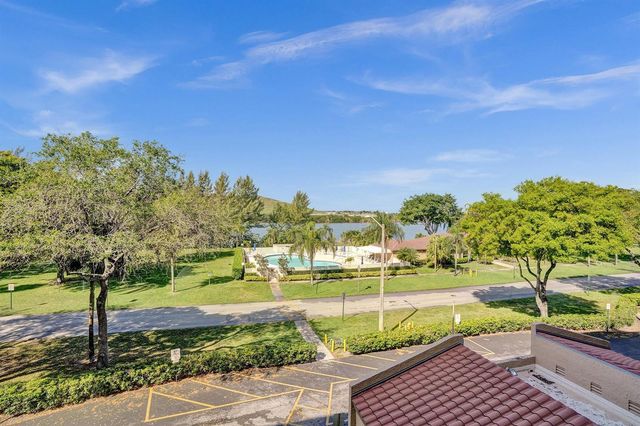 4550 NW 18th Avenue 506, Deerfield Beach, FL 33064
