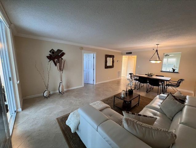 4550 NW 18th Avenue 506, Deerfield Beach, FL 33064