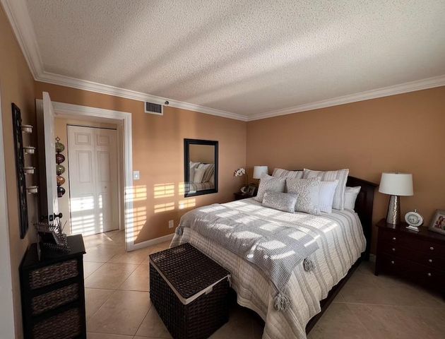 4550 NW 18th Avenue 506, Deerfield Beach, FL 33064
