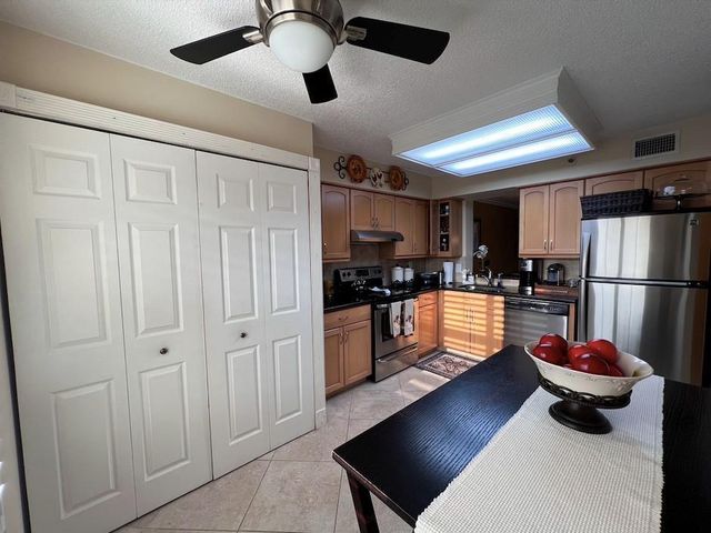 4550 NW 18th Avenue 506, Deerfield Beach, FL 33064
