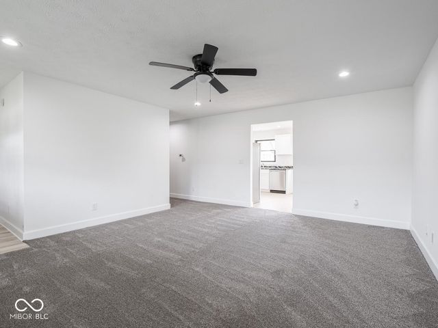 62 Eastview Drive, Bargersville, IN 46106