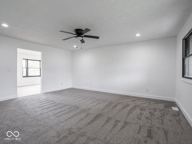 62 Eastview Drive, Bargersville, IN 46106