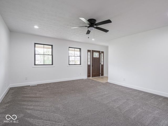 62 Eastview Drive, Bargersville, IN 46106