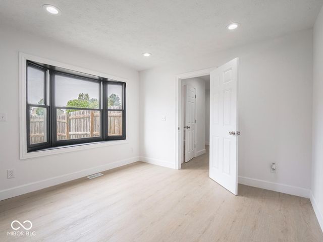 62 Eastview Drive, Bargersville, IN 46106