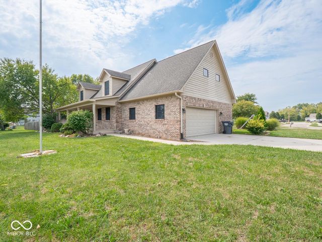 62 Eastview Drive, Bargersville, IN 46106