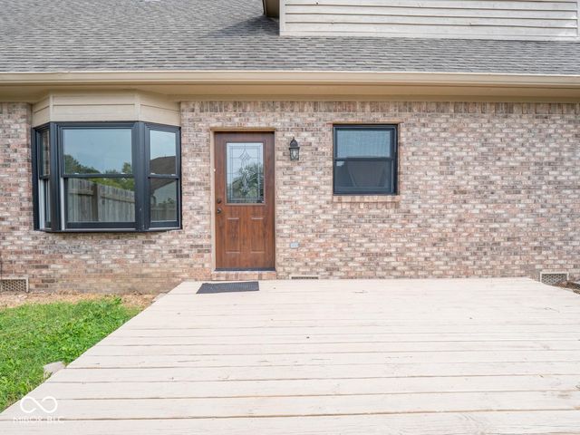 62 Eastview Drive, Bargersville, IN 46106