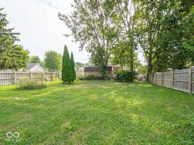 62 Eastview Drive, Bargersville, IN 46106