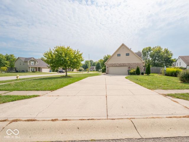 62 Eastview Drive, Bargersville, IN 46106