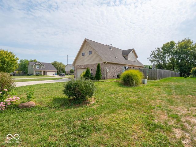 62 Eastview Drive, Bargersville, IN 46106