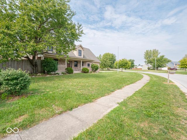 62 Eastview Drive, Bargersville, IN 46106