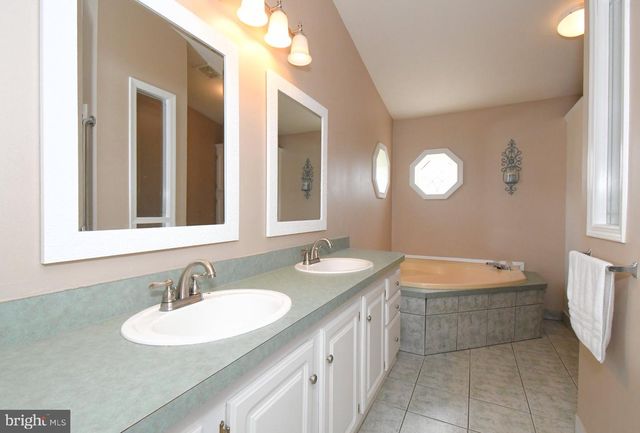 29 WILLIAMS WAY, Sellersville, PA 18960