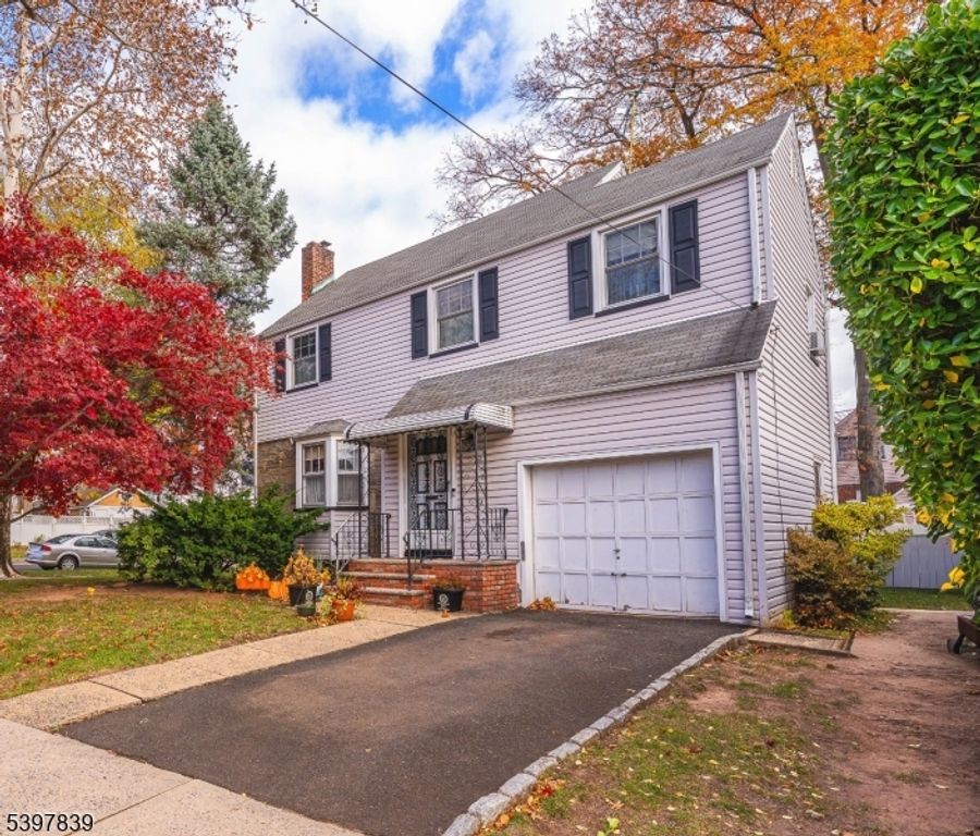 201 Sterling Pl, Roselle Boro, NJ 07203