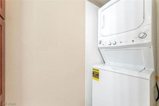 8070 RUSSEL Road 1054, Las Vegas, NV 89113
