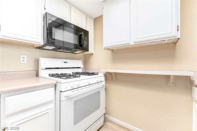 8070 RUSSEL Road 1054, Las Vegas, NV 89113