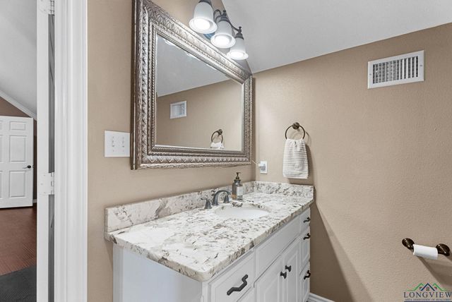 16691 S Lakeview Dr., Troup, TX 75789