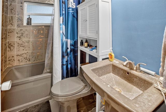 7800 11TH STREET N, St Petersburg, FL 33702