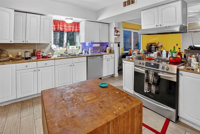 7800 11TH STREET N, St Petersburg, FL 33702