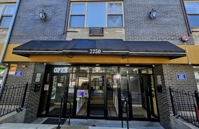 2250 N Lincoln Avenue 502, Chicago, IL 60614