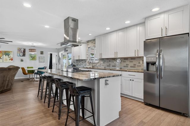 6548 19TH STREET N, St Petersburg, FL 33702