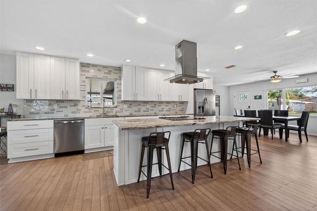 6548 19TH STREET N, St Petersburg, FL 33702