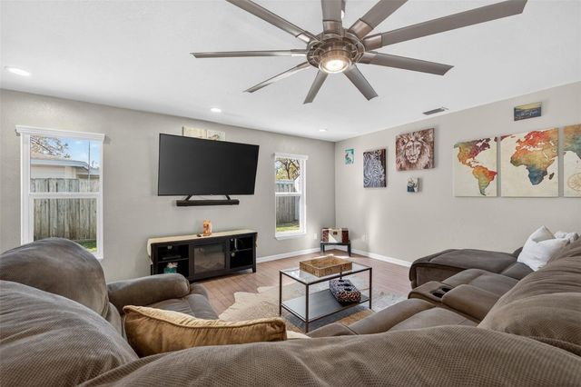 6548 19TH STREET N, St Petersburg, FL 33702