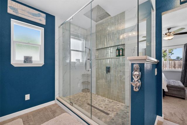 6548 19TH STREET N, St Petersburg, FL 33702