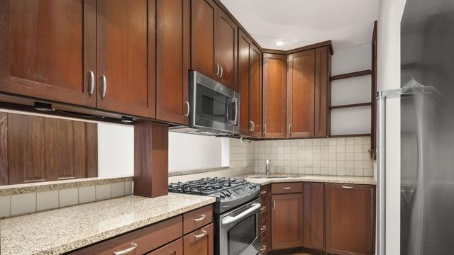 200 W 78th St Apt 2D, New York City, NY 10024